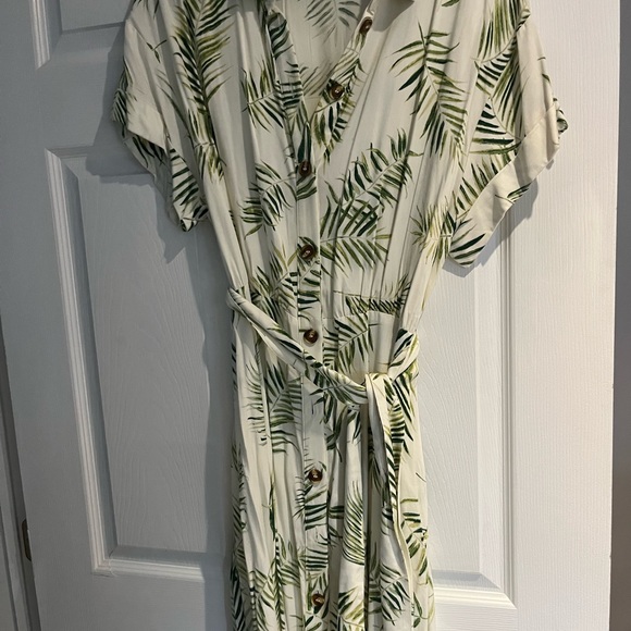 Summer dress - Picture 2 of 3